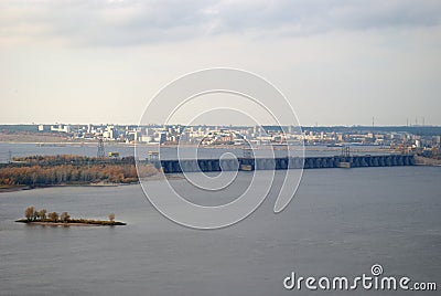 Panoramic autumn view of the Volga River, Zhigulevskaya hydroelectric station and residential areas of the city of Togliatti. Stock Photo