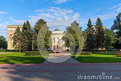 Panoramic view of the regional government in Veliky Novgorod and the war monument of Leonid Golikov Stock Photo