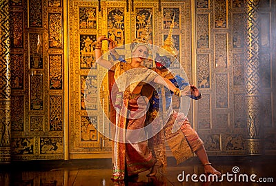 Pantomime (Khon) or traditional Thai classic masked play enacting scenes from the Ramakien Stock Photo