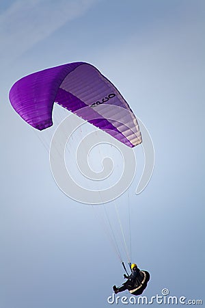 Paragliding over praa sands cornish coast Editorial Stock Photo