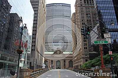 Park Avenue Viaduct, view north from East 40th Street to Grand Central Terminal, New York, NY, USA Editorial Stock Photo