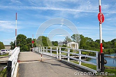 Peaceful Gloucester & Sharpness Canal at Splatt Bridge on a sunny spring afternoon Stock Photo