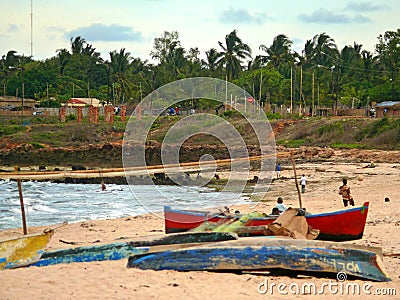 PEMBA, MOZAMBIQUE - 5 DESEMBER 2008: Boats lying on the beach. Editorial Stock Photo