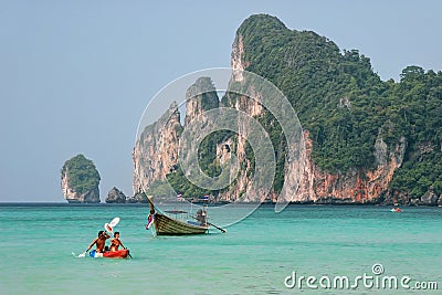 People kayaking at Ao Loh Dalum on Phi Phi Don Island, Krabi Pro Editorial Stock Photo