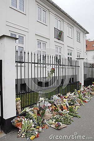 PEOPLE PAY TRIBUTE TO BRUSSELS VICTIMS Editorial Stock Photo