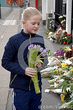 PEOPLE PAY TRIBUTE TO BRUSSELS VICTIMS Editorial Stock Photo