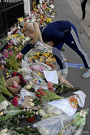 PEOPLE PAY TRIBUTE TO BRUSSELS VICTIMS Editorial Stock Photo