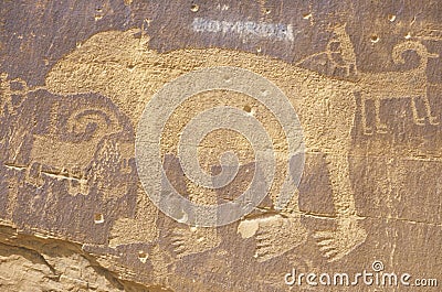 Petroglyph of a bear, Newspaper Rock, Southern UT Stock Photo