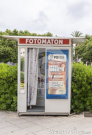 Photo booth kiosk for passport photos Editorial Stock Photo