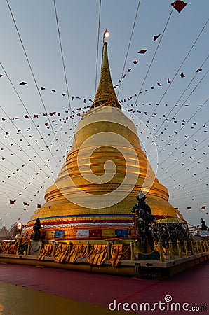 Phukhao Thong Temple at night Stock Photo