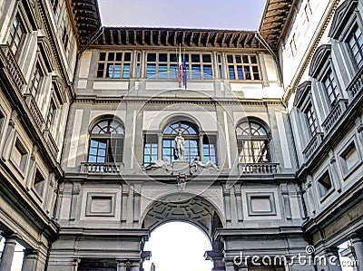 Piazzale degli Uffizi, Galleria degli Uffizi (Uffizi gallery), Florence, Italy Stock Photo