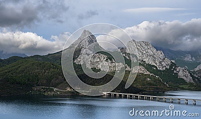 Pico Gilbo in the mountains of Riaño Stock Photo