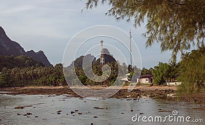 Picturesque shoreline near an idyllic island in Donsak, Surat Thani, Thailand Stock Photo