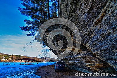 Pier County park rock overhang near rockbrigdge wi Stock Photo