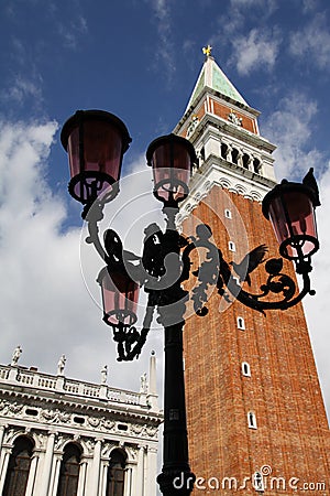 Pigeons Lampost Biblioteca Campanile- Venice Italy Stock Photo