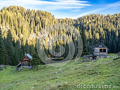 Planini pri jezeru huts and lake, Triglav national park, Slovenia Stock Photo