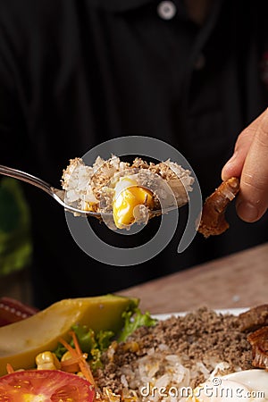 Plato de comida popular de Antioquia Colombia con frijoles huevo, cero carne y plÃ¡tano Stock Photo