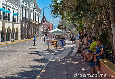 Plaza de la independencia the street festival merida en domingo, merida, mexico Editorial Stock Photo