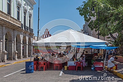 Plaza de la independencia the street festival merida en domingo, merida, mexico Editorial Stock Photo