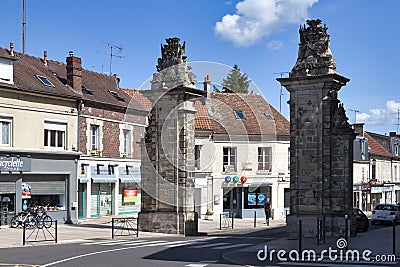 The Porte de Paris in Crepy-en-Valois Stock Photo