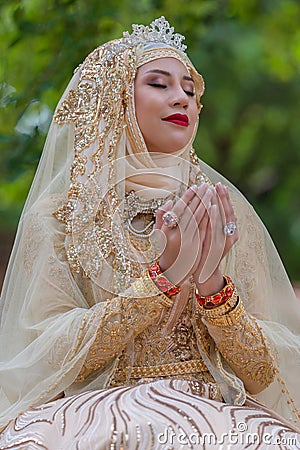 Portrait muslim bride posing Stock Photo