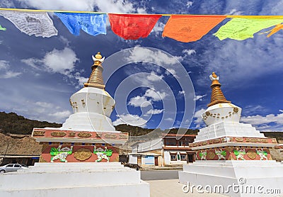 Prayer flags and stupas at Deqing city, Yunnan, China Stock Photo