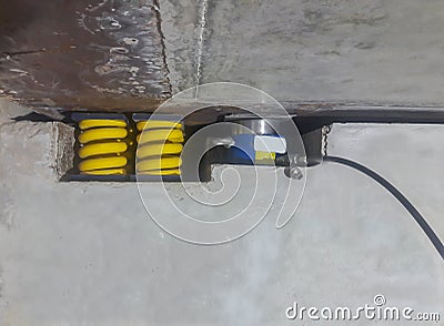 Process to lifting room from floor and isolate room and floor with spring Stock Photo