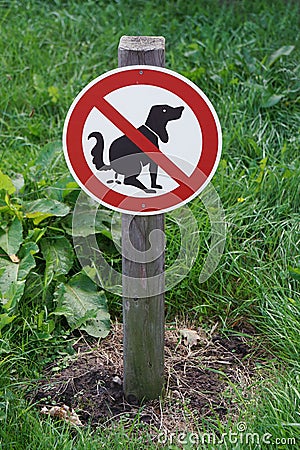 Prohibition sign no dog pooping Stock Photo