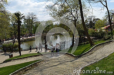 Promenade and beautiful lake in background, Emirgan Park Stock Photo