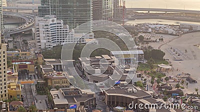 Przegląd na nabrzeżu Jumeirah Beach Residence JBR skyline antenowy pokaz czasowy z jachtem i łodziami zdjęcie wideo Przegląd na nabrzeżu Jumeirah Beach Residence JBR skyline antenowy pokaz czasowy z jachtem i łodziami zdjęcie wideo