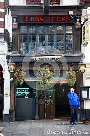 Dirty dick pub in london city Editorial Stock Photo