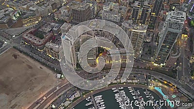 Puesta del sol en el mar Vuelo sobre puerto deportivo y centro de la ciudad de la bah?a de Beirut Zaytunay Tiro a?reo del abej?n Puesta del sol en el mar Vuelo sobre puerto deportivo y centro de la ciudad de la bah?a de Beirut Zaytunay Tiro a?reo del abej?n
