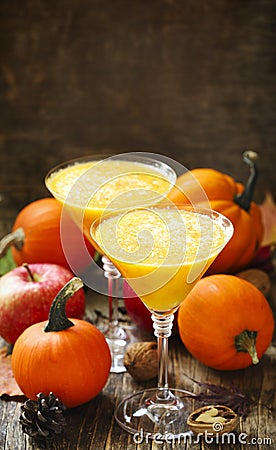 Pumpkin alcohol cocktail for fall and halloween parties Stock Photo