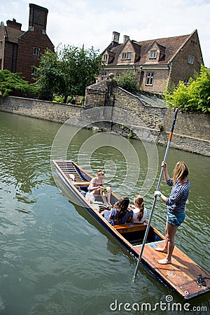 PUNTING IN CAMBRIDGE Editorial Stock Photo