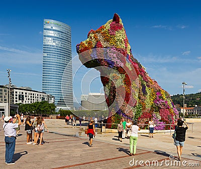 Puppy by Jeff Koons in front of Guggenheim Museum in Bilbao Editorial Stock Photo