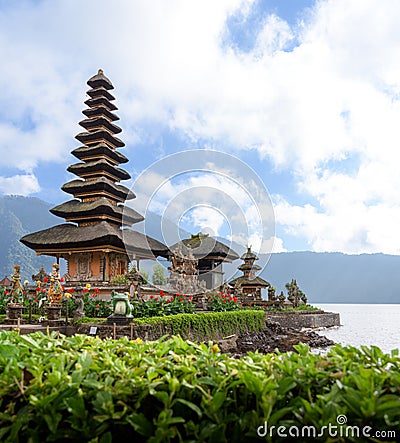 Pura Bratan floating temple, Bedugul, Bali, Indonesia Stock Photo