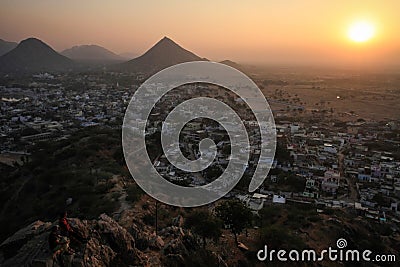 View on Pushkar and the Aravalli Hills from the Pap Mochani Gayatri Temple, Rajasthan, India Stock Photo