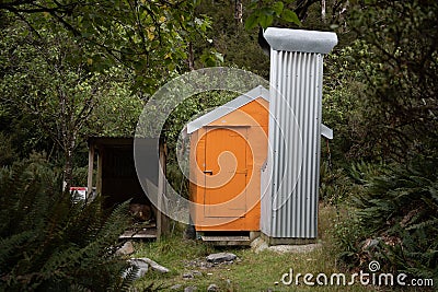 Quaint cabin in the New Zealand High Country Wilderness Stock Photo