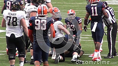 Quarterback-Sack, Fußball-Spieler, Athleten, Sport Quarterback-Sack, Fußball-Spieler, Athleten, Sport