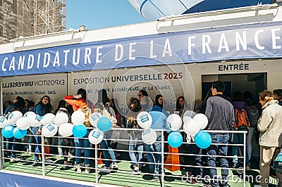 Queue to France Candidacy for World Fair 2025 pavilion Editorial Stock Photo