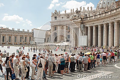 Queued at the Vatican Editorial Stock Photo