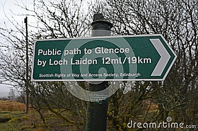 Public path to Glencoe signpost Editorial Stock Photo
