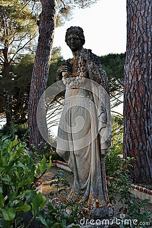 Ravello - Statua di Flora al Terrazzo delle Rose di Villa Cimbrone Editorial Stock Photo