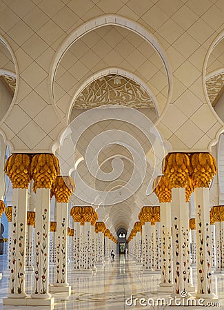 Recurring oriental archways in Abu Dhabi Grand Mosque Stock Photo