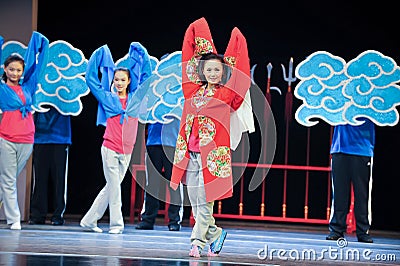The rehearsal of the young actress-Jiangxi OperaBlue coat Editorial Stock Photo