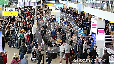Reisende an Schiphol-Flughafen, Amsterdam Reisende an Schiphol-Flughafen, Amsterdam