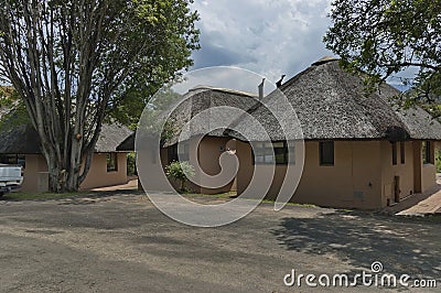 Repose house with thatch roof in KwaZulu-Natal nature reserve Stock Photo