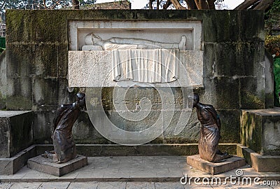 Restored monument for Dead Soldiers and kneeled Statue of Betrayer Wang Jingwei Stock Photo