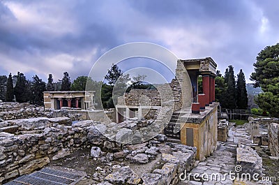 Restored North Entrance with charging bull fresco at the archaeological site of Knossos Stock Photo