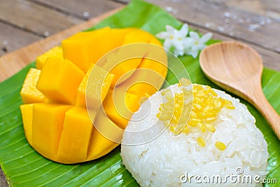 Ripe mango and sticky rice Stock Photo
